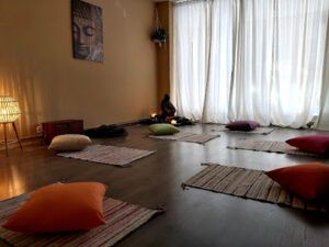Ananda Terapias Integrales y Holísticas Barcelona Masaje con Piedras Volcánicas en Barcelona