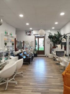 Amichi Peluqueria Peluquería en Lugones