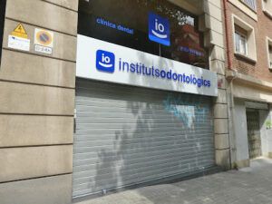 Instituts Odontológics - Clínica Dental Calábria Colocación de Brackets en Barcelona