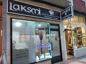 Laksmi Centro de Estética Y Masaje Masaje con Cañas de Bambú en La Coruña