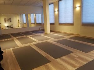 MEDITARE "AULA DE YOGA & BIENESTAR" Masaje Relajante en Ávila